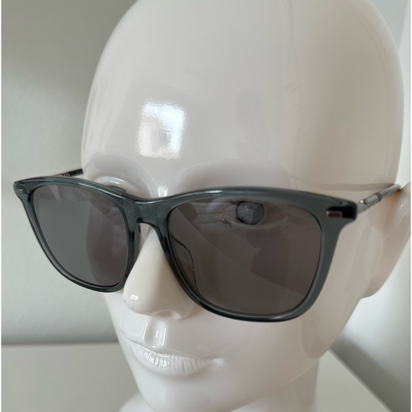 SUNGLASSES - Picture 1 of 10